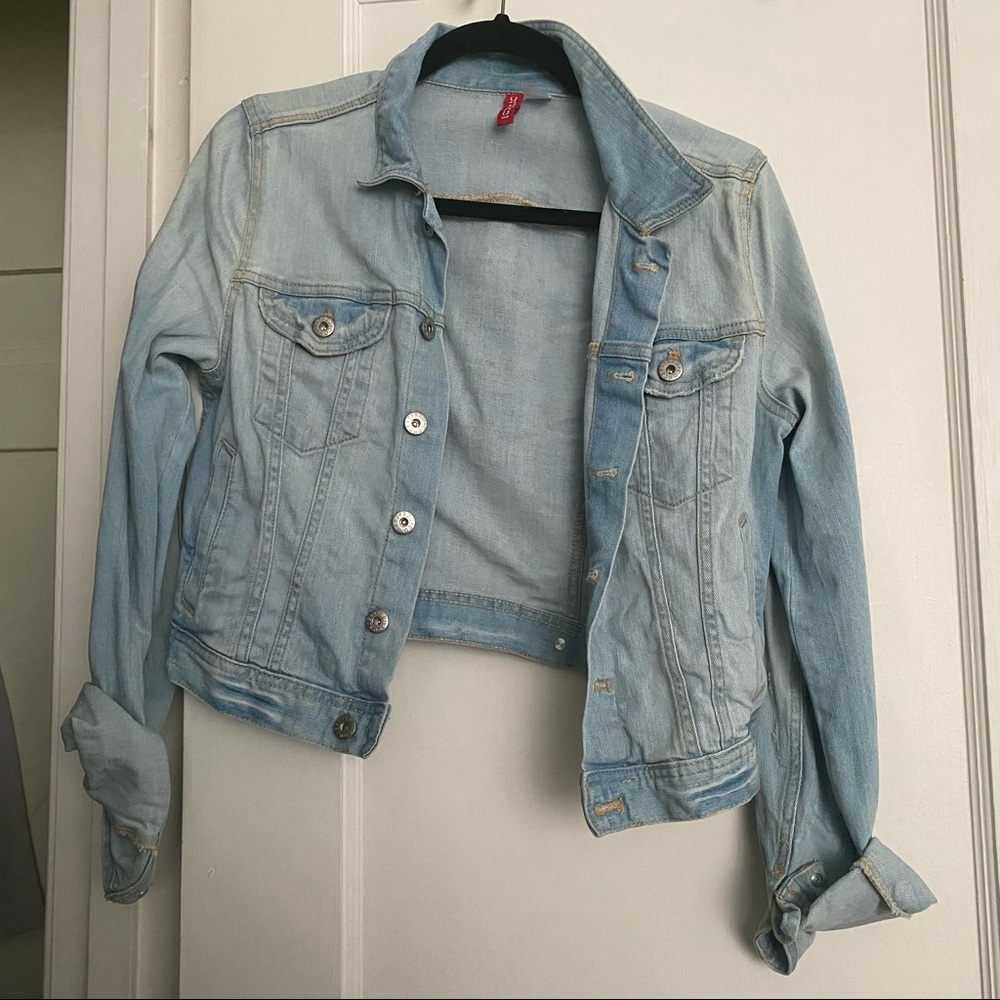 H&M light wash jean jacket